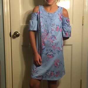 Floral cold shoulder dress in great condition